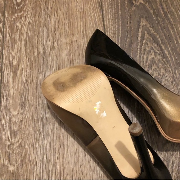 Guess high heels Black Patent And Gold Peep Toe GUESS Size 9 M 5” heel - Picture 6 of 9